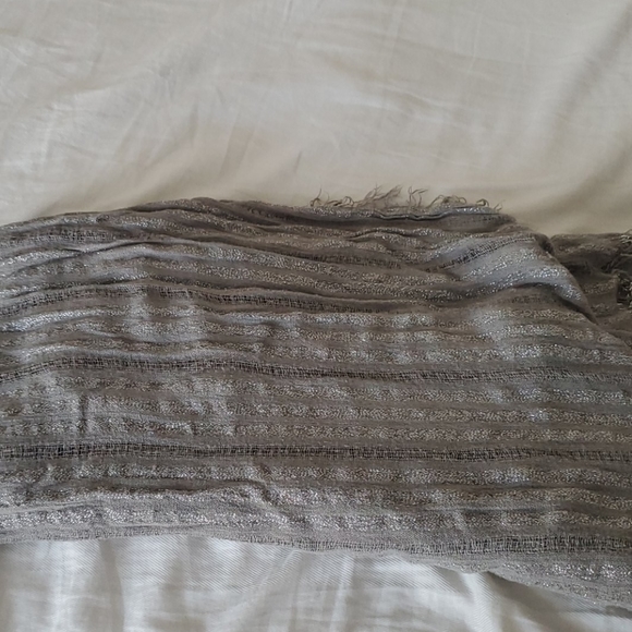 Bundle of 4 scarves - Picture 5 of 5